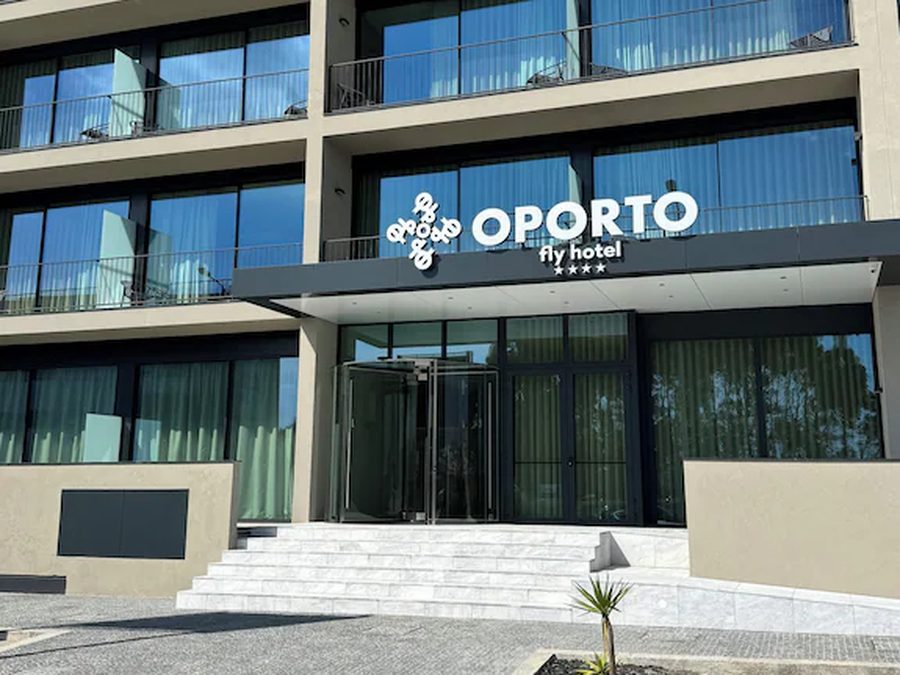 Oporto Fly Hotel facade