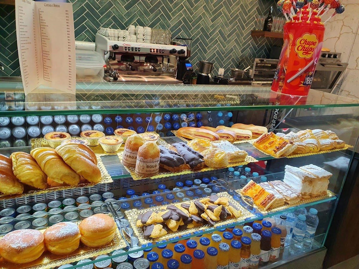 Balcão e vitrine da casa — fotografia de clientes