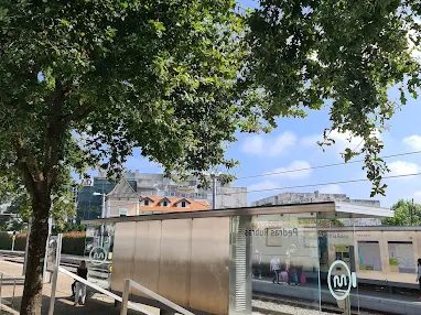 Estação do Metro de Pedras Rubras